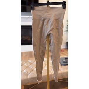 HT ACTIV Womens High Waisted Ribbed Seamless Leggings Beige‎ Small Activewear